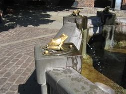 bronze frog, detail of fountain