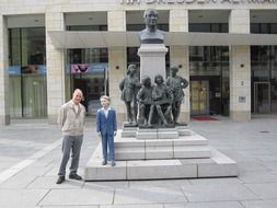 dresden, monument cross anchor