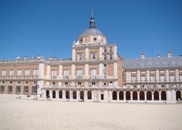 spanish palace at aranjuez