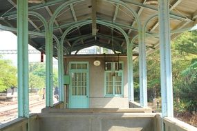 platform at a train station in taiwan