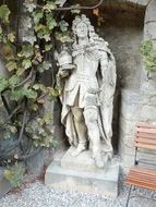 marienburg augustus statue castle