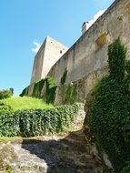 side view of the castle Landscarontejn