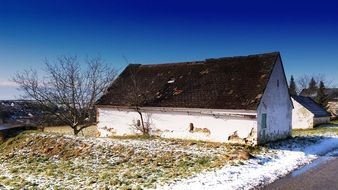 presshaus in a village