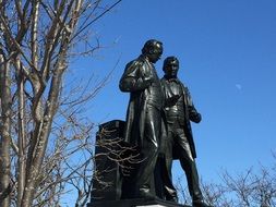 monument to men in the square