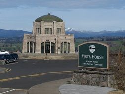 Vista house building in Columbia gorge