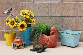 Mexican art: potted plants and ceramic garden figures