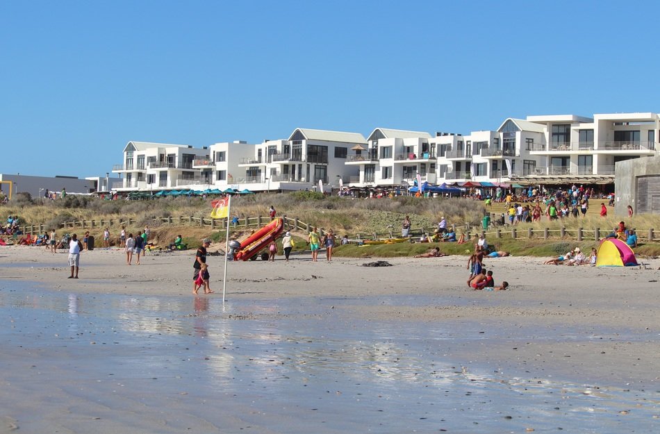 houses on the sea coast