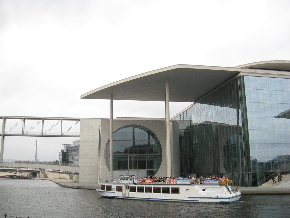 boat on the river Spree near the building MarÑ-ElÑzabet Lueders