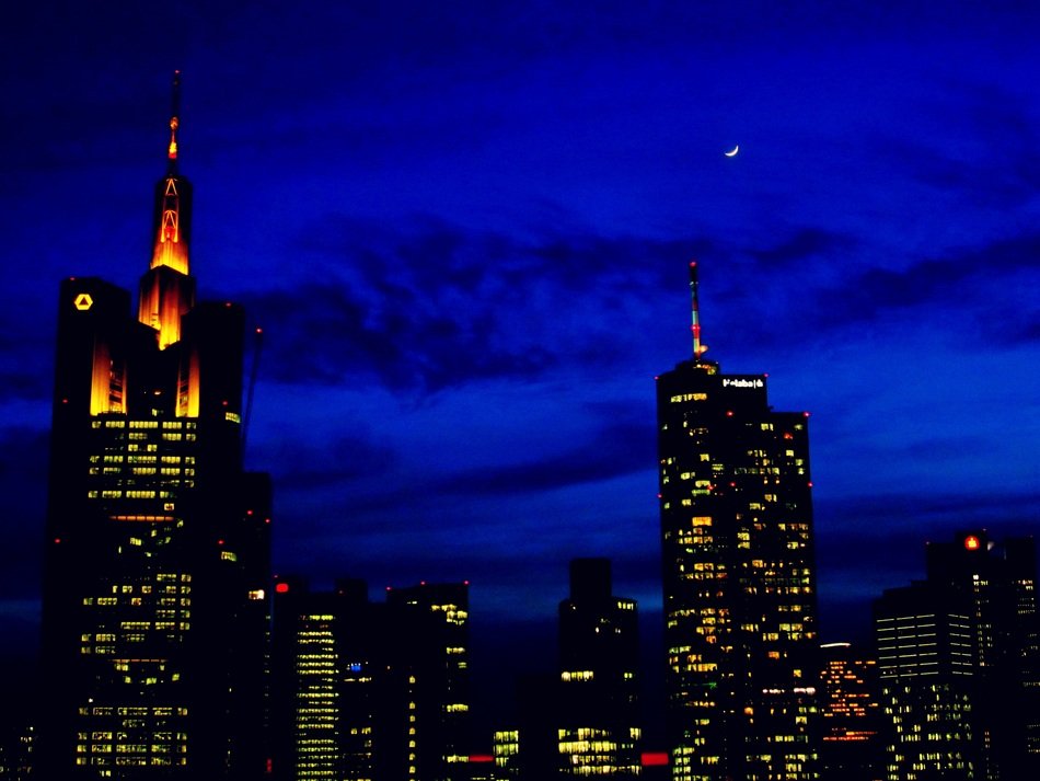 frankfurt night view of the city