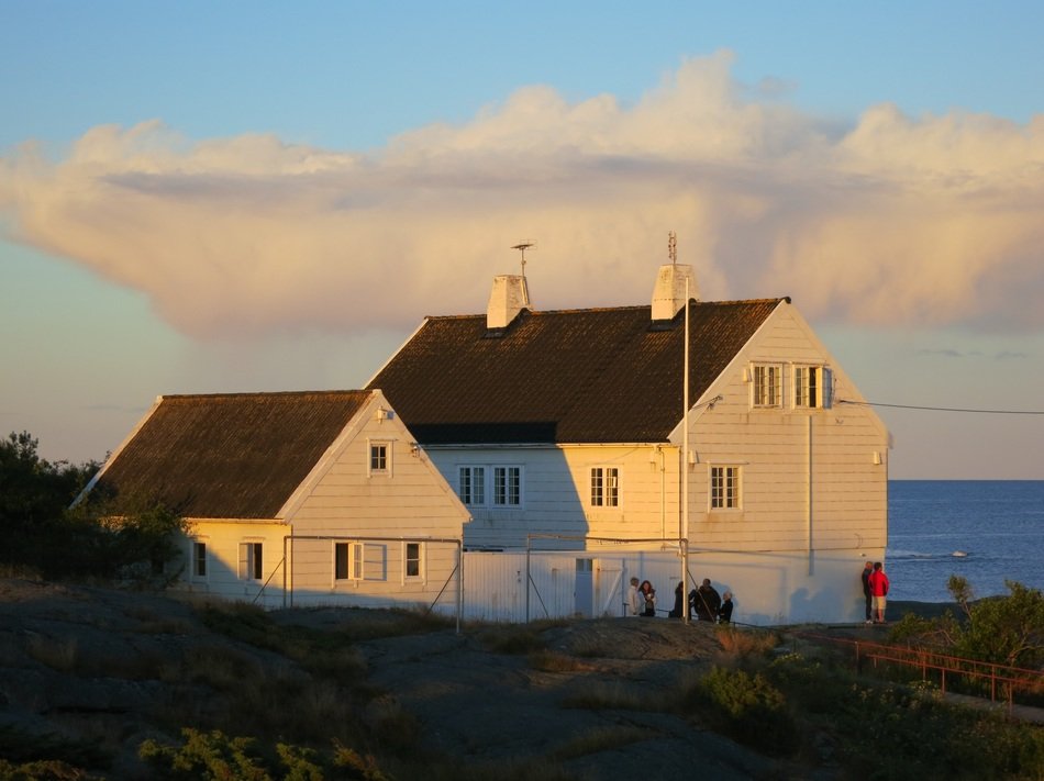 residential building of the lighthouse
