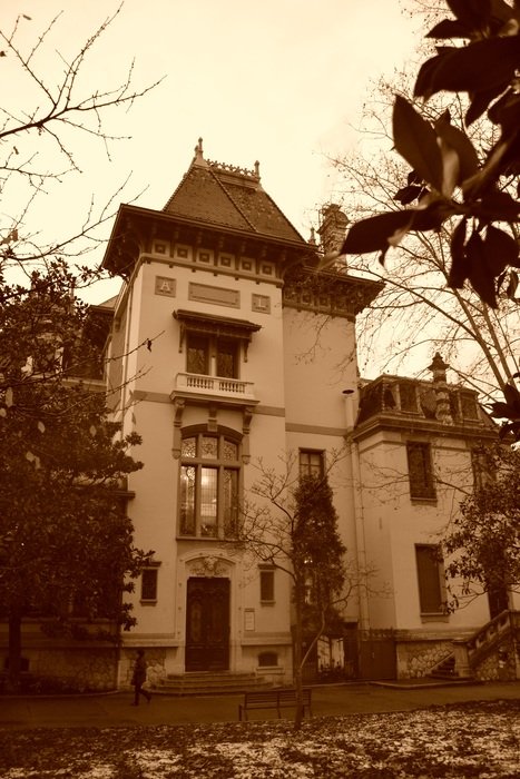 house sepia lyon
