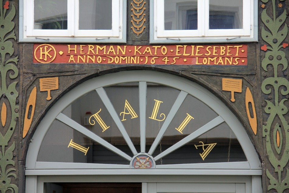 truss fachwerkhaus bar in italy