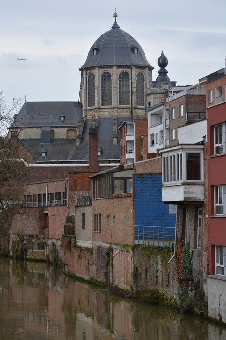 houses on the channel in mechelen