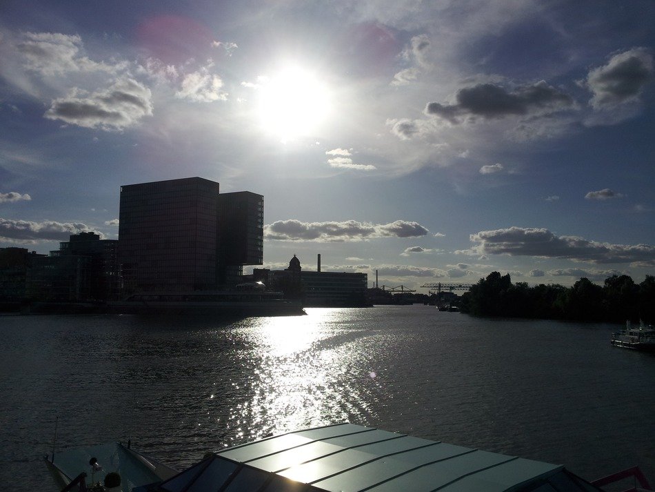düsseldorf in the sunlight