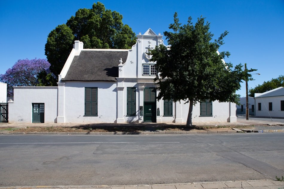house on the street in graaff reinet