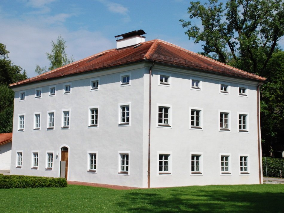the white house of the parish priest