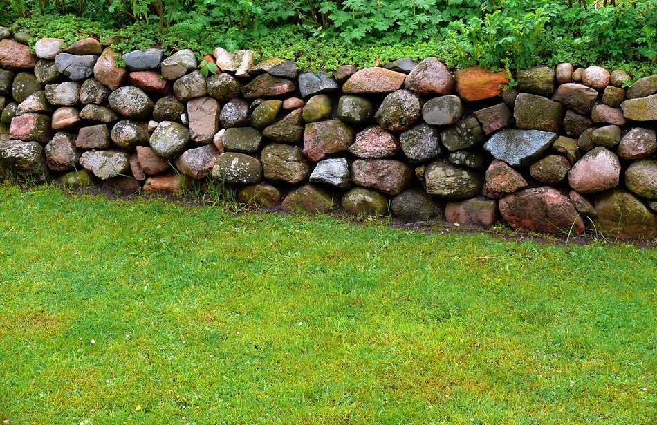stone wall assembly