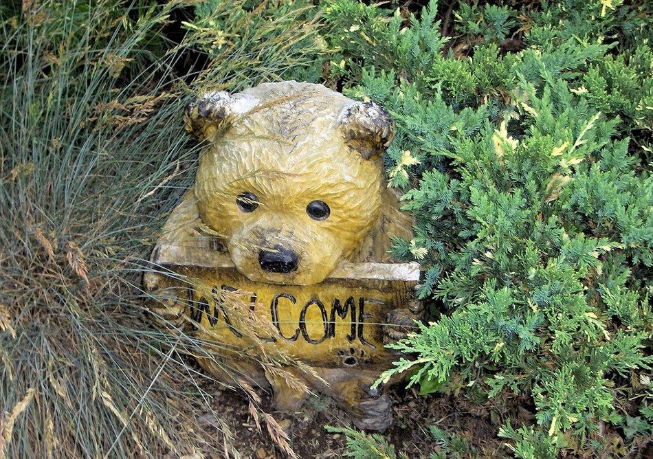 bear as a garden architecture
