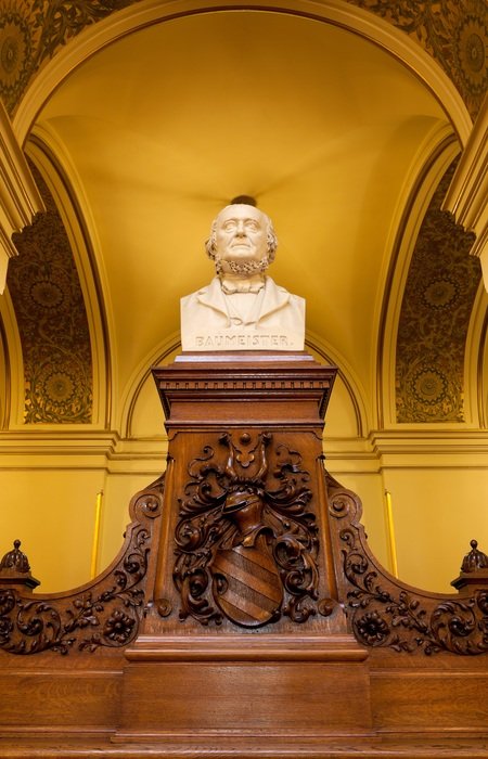 bust of hermann baumeister in Hamburg city hall