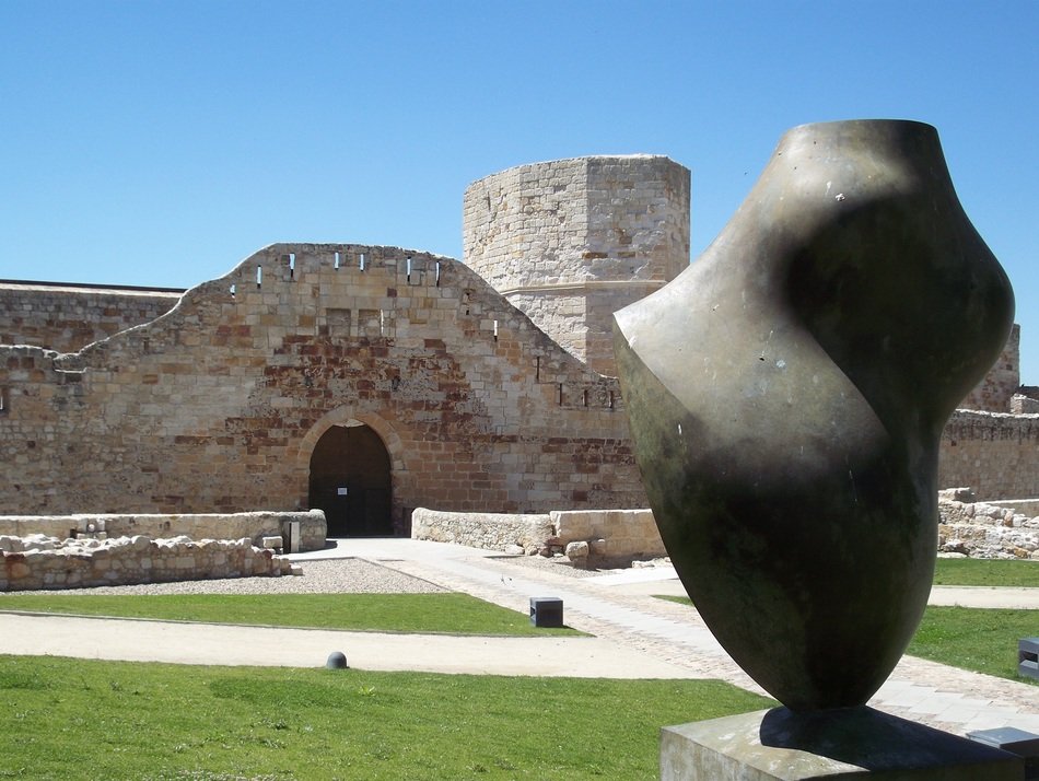 unusual monument in front of a fortress in Zamora