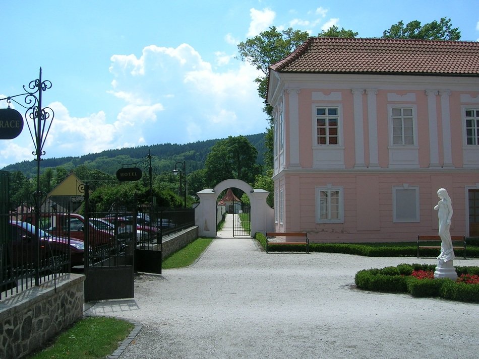 castle in Hradek