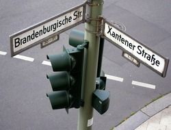 street names as traffic signs at traffic lights