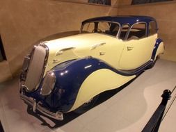 antique car from 1937 in a museum