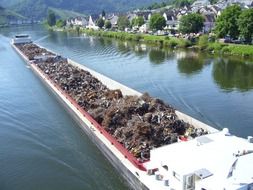transportation of goods along the Moselle River