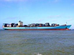 ship arthur maersk at sea