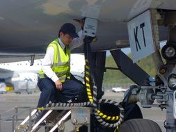 airplane fueling