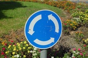 sign about roundabout