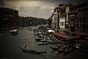 gondola canal