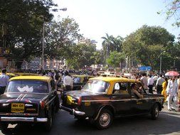 chaos with taxi in mumbai