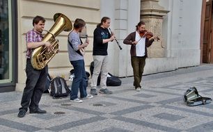 street performers group musicians