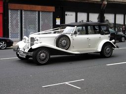 vintage white car for wedding