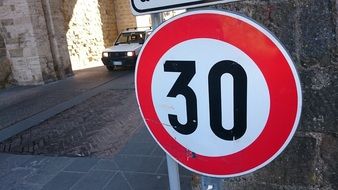 speed limit of 30 kilometers