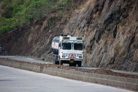 truck india