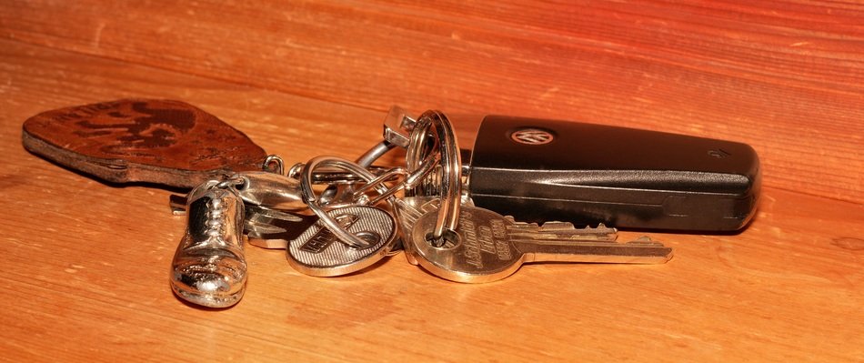 closeup picture of the keys to the car 'Volkswagen'