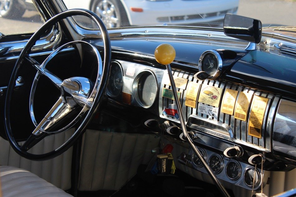 oldtimer chevrolet dashboard