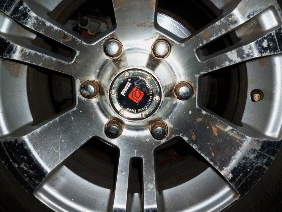 Metal vehicle rim