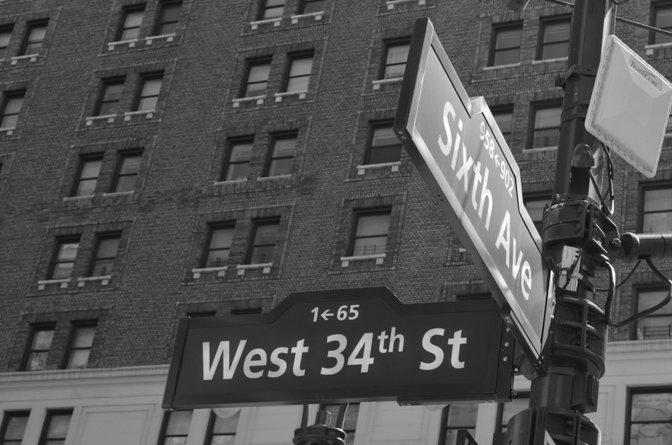 west 34th st sign