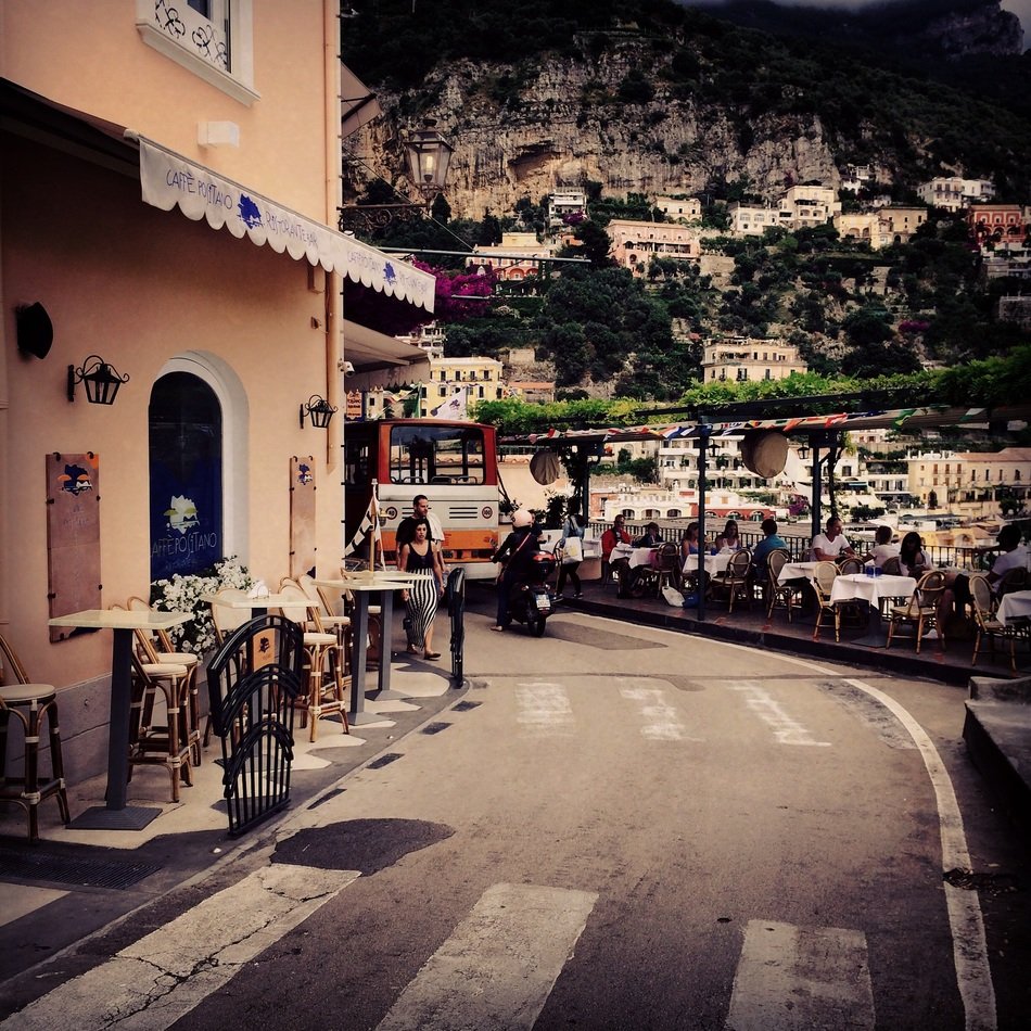 the road in the village positano