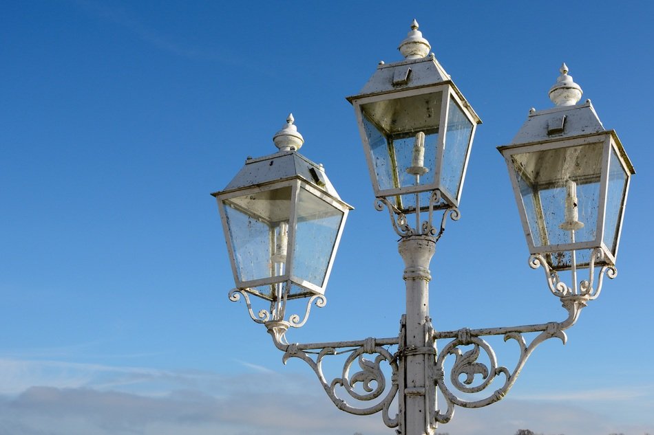 Pole mounted luminaire on the street