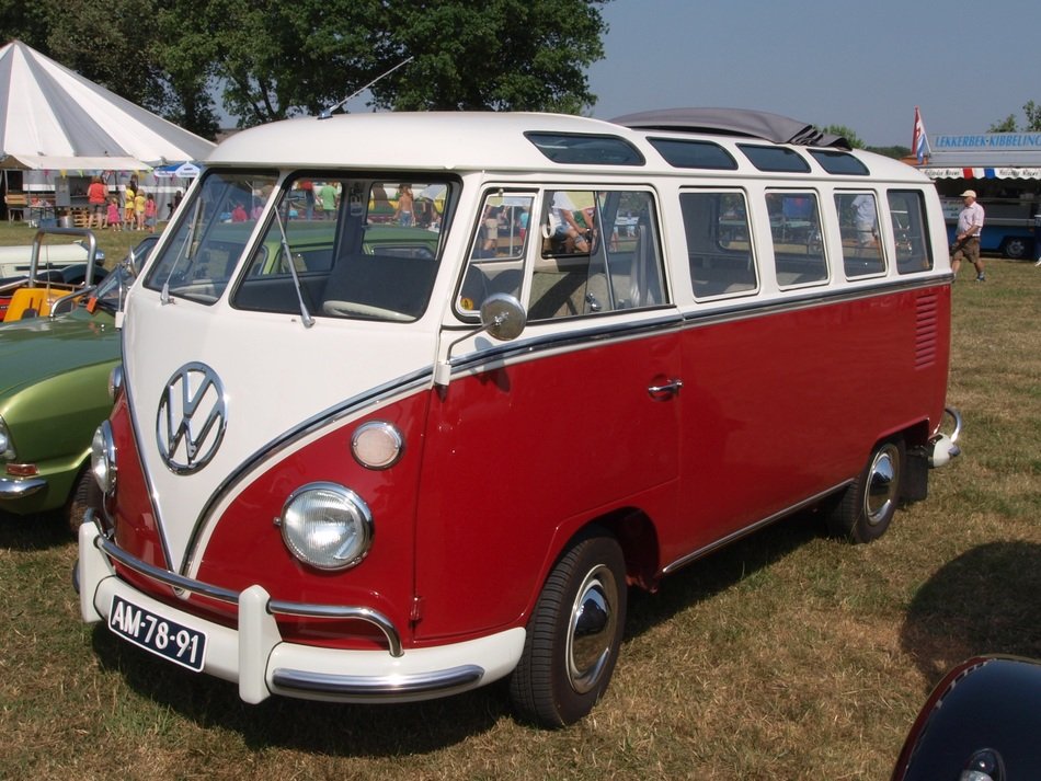 retro car for tourists