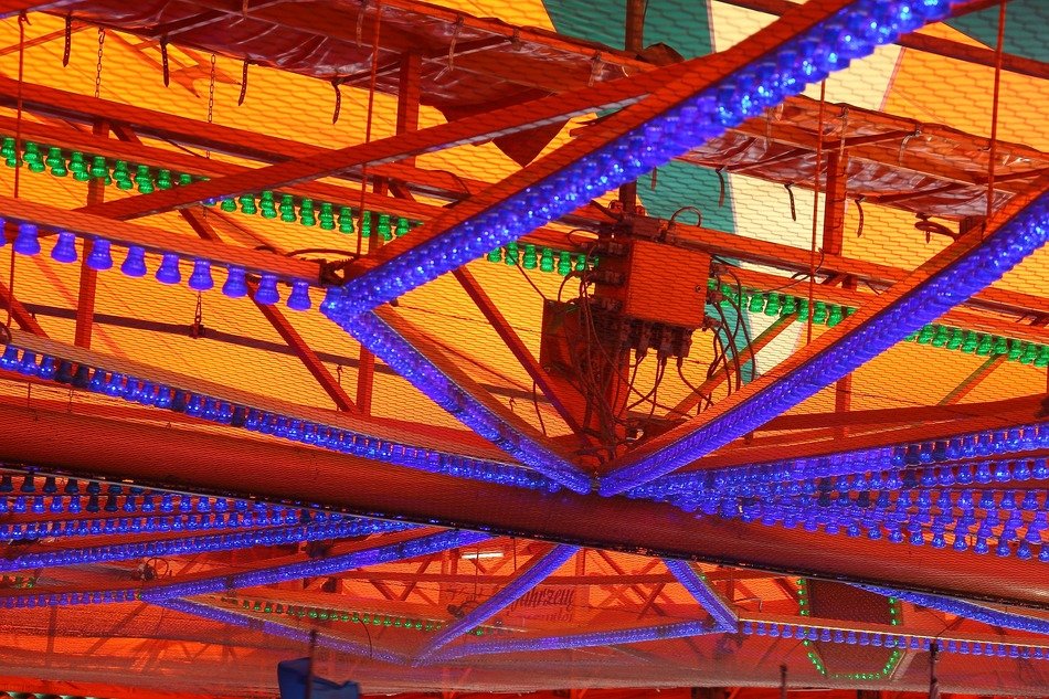 picture of the bright colorful ceiling