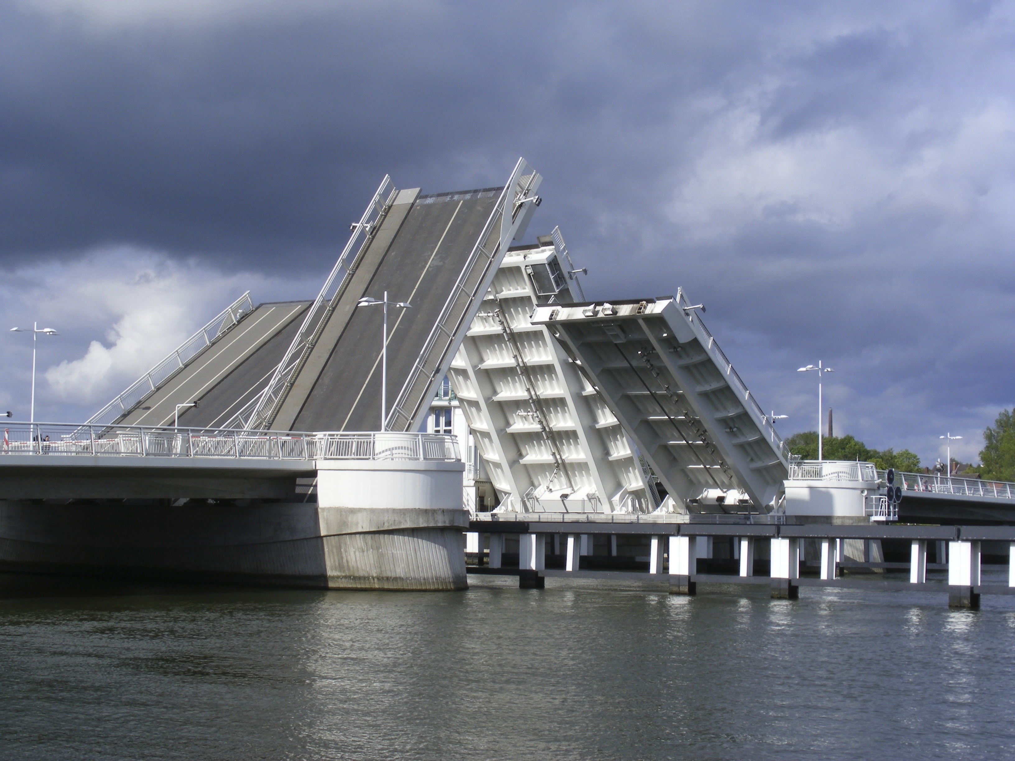 Подъемный мост. Drawbridge. Подъемные мосты в замках. Подъемный мост в замке.