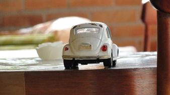 car toy white fusca