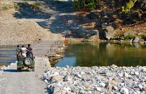 jeep safari on the bridge