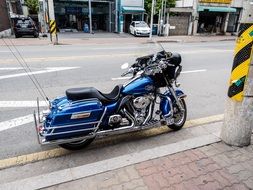 harley davidson motorcycles on the street