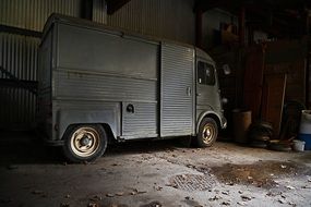 citroen Transporter in old barn